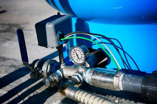 How Does a Well Pressure Tank Work: Complete Guide